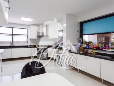 Tom Arthur Vila Uberabinha 640m² 4 suítes 4 vagas 1 depósito
