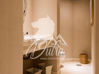 Tom Arthur Vila Uberabinha 640m² 4 suítes 4 vagas 1 depósito