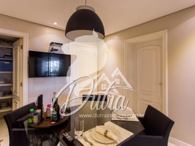 Tom Arthur Vila Uberabinha 640m² 4 suítes 4 vagas 1 depósito