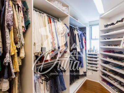Tom Arthur Vila Uberabinha 640m² 4 suítes 4 vagas 1 depósito