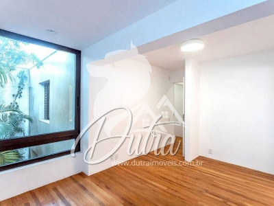 Casa na vila nova conceição Vila Nova Conceição 550m² 04 Dormitórios 04 Suítes 2 Vagas