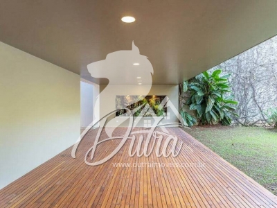 Casa na vila nova conceição Vila Nova Conceição 550m² 04 Dormitórios 04 Suítes 2 Vagas