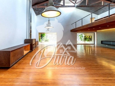 Casa na vila nova conceição Vila Nova Conceição 550m² 04 Dormitórios 04 Suítes 2 Vagas