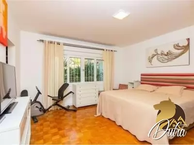 Padrão Jardim Marajoara 371m² 05 Dormitórios 02 Suítes 2 Vagas