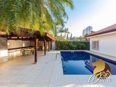 Padrão Jardim Marajoara 371m² 05 Dormitórios 02 Suítes 2 Vagas