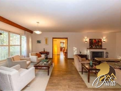 Padrão Jardim Marajoara 371m² 05 Dormitórios 02 Suítes 2 Vagas