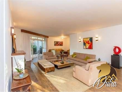 Padrão Jardim Marajoara 371m² 05 Dormitórios 02 Suítes 2 Vagas