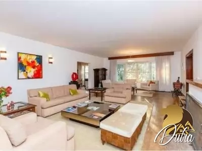 Padrão Jardim Marajoara 371m² 05 Dormitórios 02 Suítes 2 Vagas