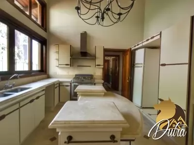 Padrão Jardim Leonor 593m² 04 Dormitórios 03 Suítes 5 Vagas