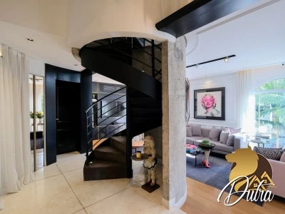 Edif. Flat Saint Regis ... 163m² 02 Dormitórios 01 Suítes 1 Vagas