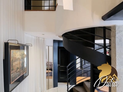 Edif. Flat Saint Regis ... 163m² 02 Dormitórios 01 Suítes 1 Vagas