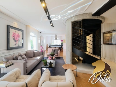 Edif. Flat Saint Regis ... 163m² 02 Dormitórios 01 Suítes 1 Vagas