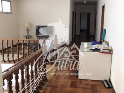 Padrão Jardim Luzitânia 458m² 05 Dormitórios 04 Suítes 3 Vagas