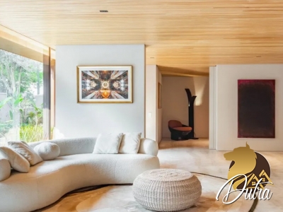 Padrão Jardim Luzitânia 981m² 04 Dormitórios 04 Suítes 4 Vagas