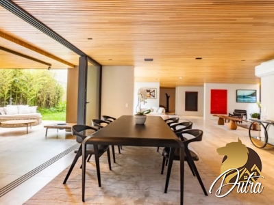 Padrão Jardim Luzitânia 981m² 04 Dormitórios 04 Suítes 4 Vagas