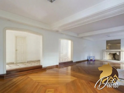 Padrão Jardim Europa 620m² 04 Dormitórios 04 Suítes 4 Vagas