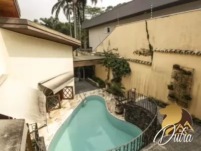 Casa de Vila Jardim Marajoara 380m² 05 Dormitórios 05 Suítes 5 Vagas