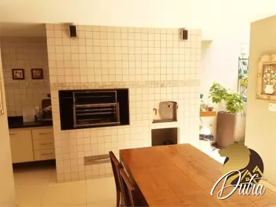 Casa De Vila Sumarezinho 300m² 04 Dormitórios 03 Suítes 4 Vagas