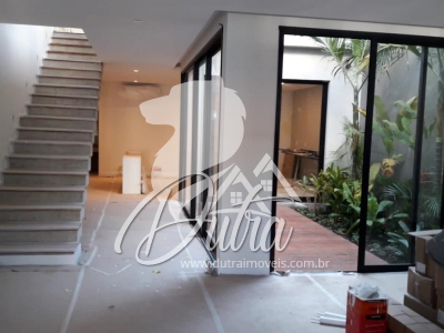 Casa de vila Brooklin 240m² 03 Dormitórios 03 Suítes 2 Vagas