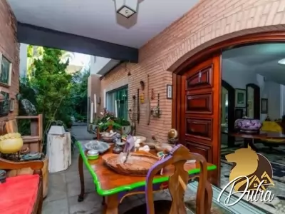 Padrão Jardim Luzitânia 306m² 04 Dormitórios 02 Suítes 6 Vagas