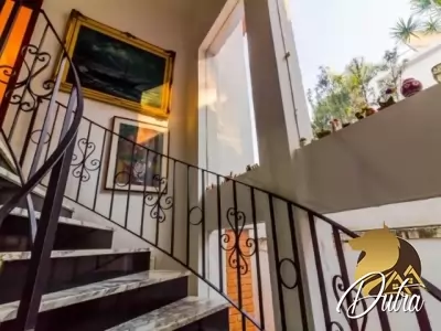 Padrão Jardim Luzitânia 306m² 04 Dormitórios 02 Suítes 6 Vagas