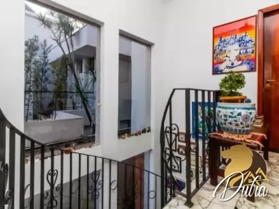 Padrão Jardim Luzitânia 306m² 04 Dormitórios 02 Suítes 6 Vagas