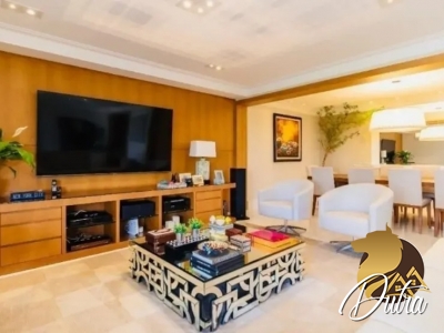 Condominio da Chacara Santa Helena Santo Amaro 350m² 04 Dormitórios 04 Suítes 3 Vagas