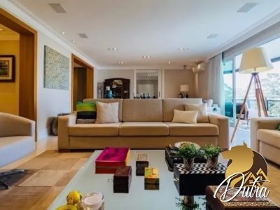 Condominio da Chacara Santa Helena Santo Amaro 350m² 04 Dormitórios 04 Suítes 3 Vagas