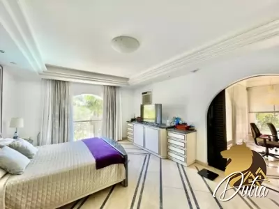 Padrão Interlagos 1182m² 04 Dormitórios 04 Suítes 6 Vagas