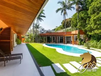 Padrão Alto de Pinheiros 1016m² 04 Dormitórios 04 Suítes 15 Vagas