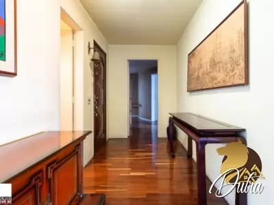 Praça dos Franceses Morro dos Ingleses 240m² 04 Dormitórios 01 Suítes 2 Vagas