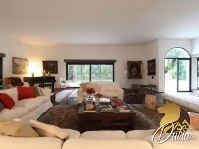 Padrão Jardim América 1000m² 05 Dormitórios 04 Suítes 10 Vagas