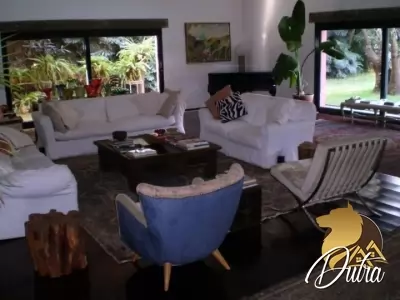 Padrão Jardim América 1000m² 05 Dormitórios 04 Suítes 10 Vagas