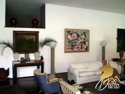 Padrão Jardim América 1000m² 05 Dormitórios 04 Suítes 10 Vagas