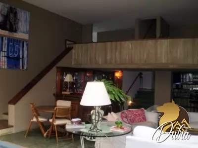 Padrão Jardim América 1000m² 05 Dormitórios 04 Suítes 10 Vagas