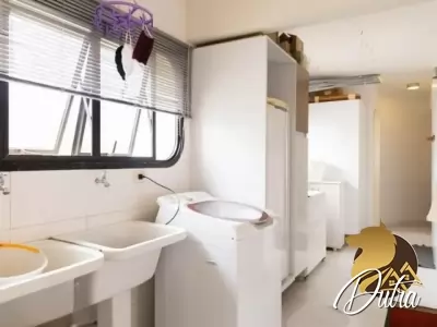 Edifício Adriana Aclimação 240m² 04 Dormitórios 02 Suítes 3 Vagas