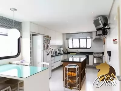 Edifício Adriana Aclimação 240m² 04 Dormitórios 02 Suítes 3 Vagas