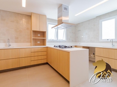 Irma Aguiar de Souza Higienópolis 468m² 04 Dormitórios 02 Suítes 4 Vagas