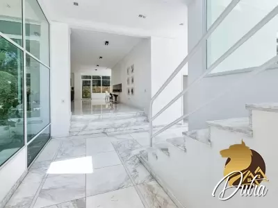 Padrão Cidade Jardim 870m² 04 Dormitórios 04 Suítes 6 Vagas